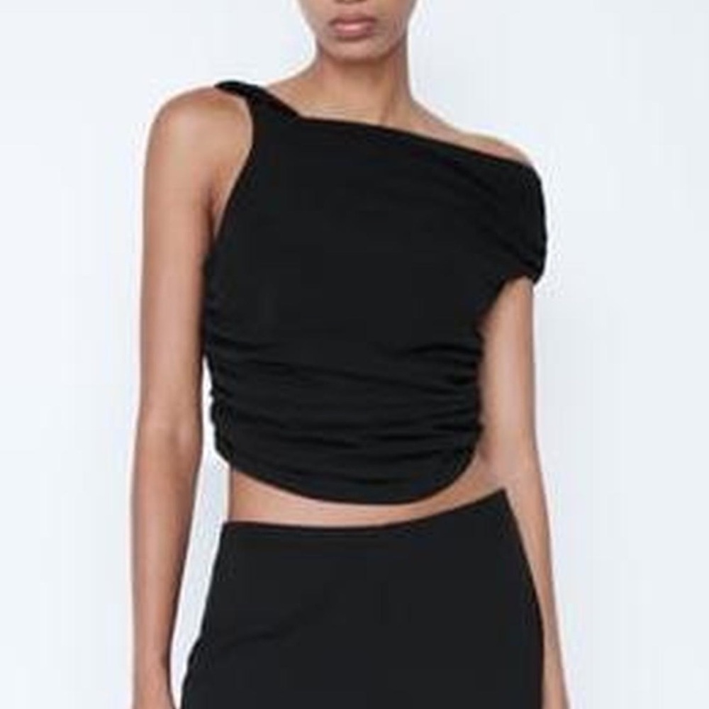 Zara Chic black one-shoulder top size small